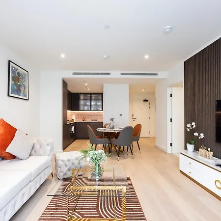 Austin David Apartments Royal Wharf